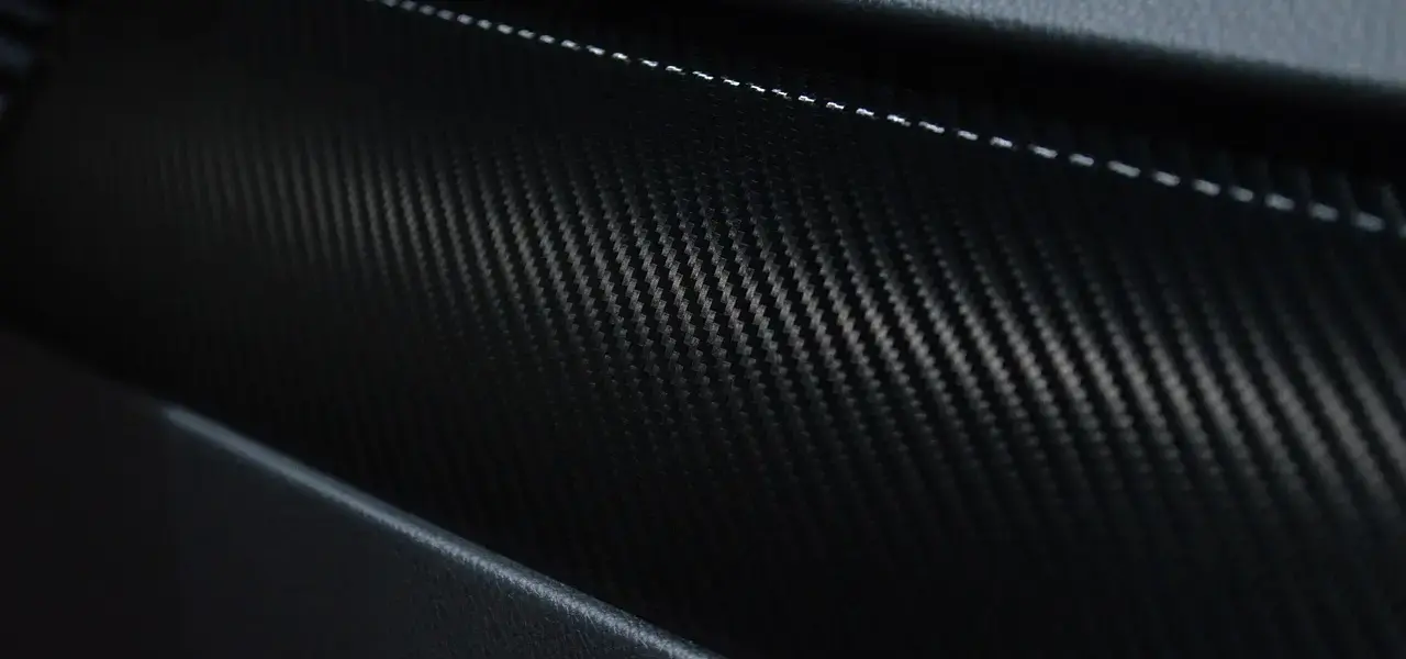 Er der forskellige materialer, som spadserestokke kan være lavet af, og hvilke fordele og ulemper er der ved hver type?